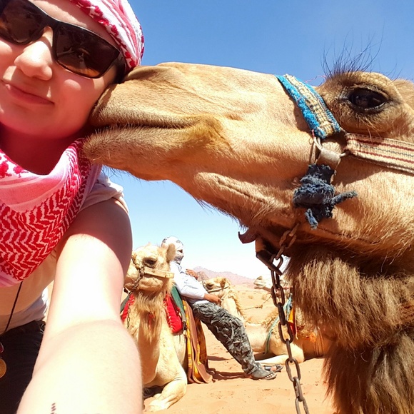 Meet your Posher, Katie - Picture 1 of 4